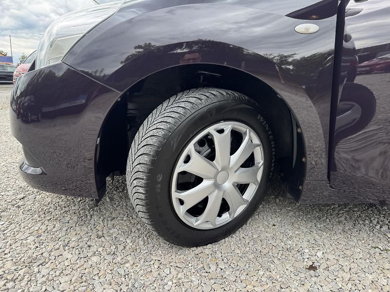 Toyota Verso (2010) 1.6VVTi,rezervace - fotka 33 z 39