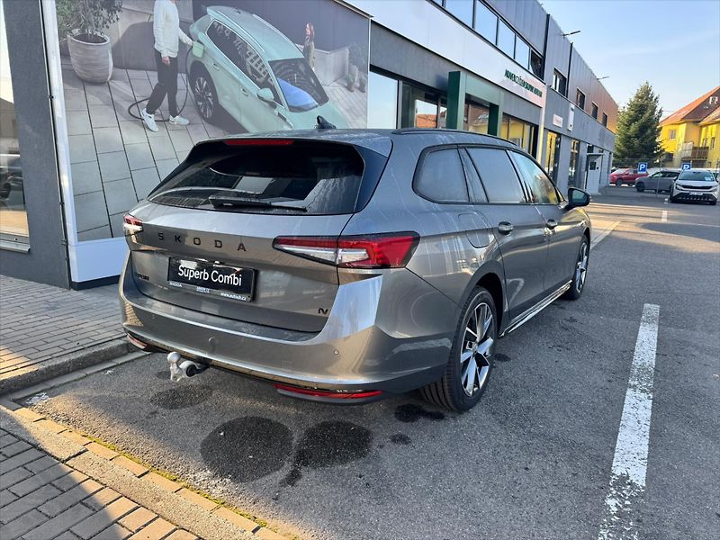 Škoda Superb (2026) 1,5 TSI iV 150 kW  Sportline - fotka 5 z 11