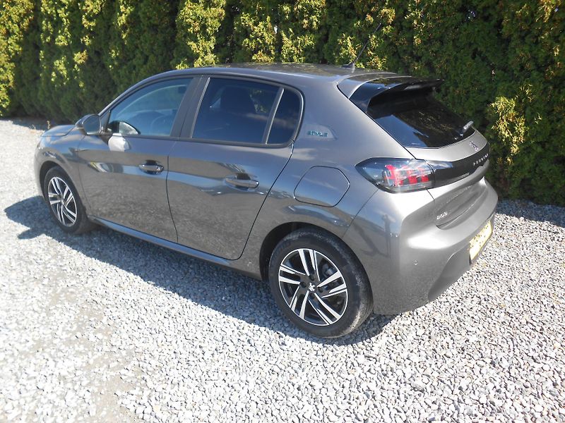 Peugeot 208 FULL LED, AUTOMAT,8 rychlostí - fotka 34 z 35