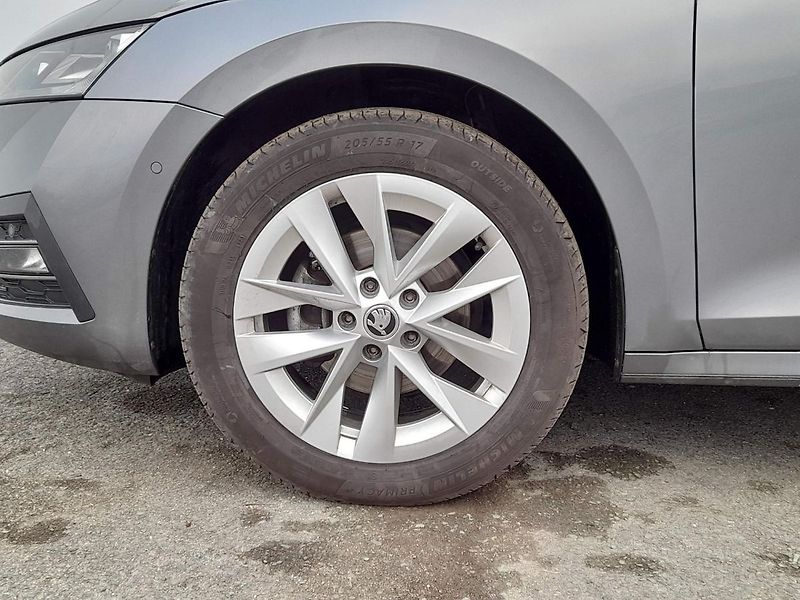 Škoda Octavia Style Plus 1.5 TSI 110kW 6MP - fotka 10 z 20