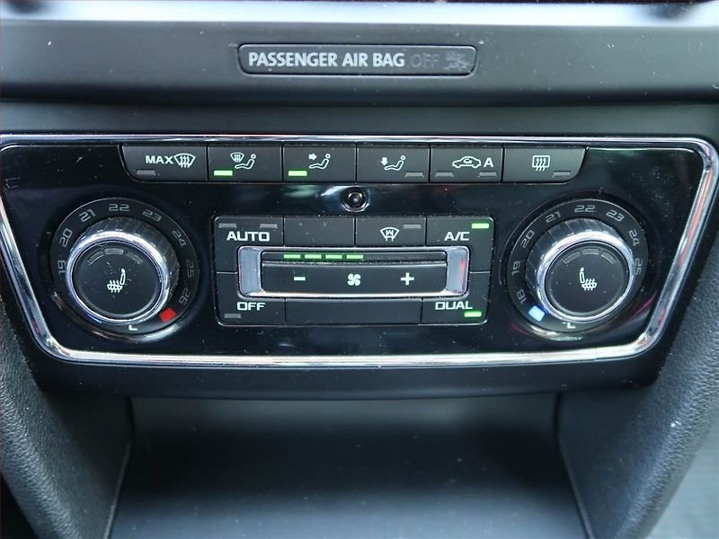 Škoda Superb (2013) Elegance 2.0 TDI, Automat - fotka 12 z 19