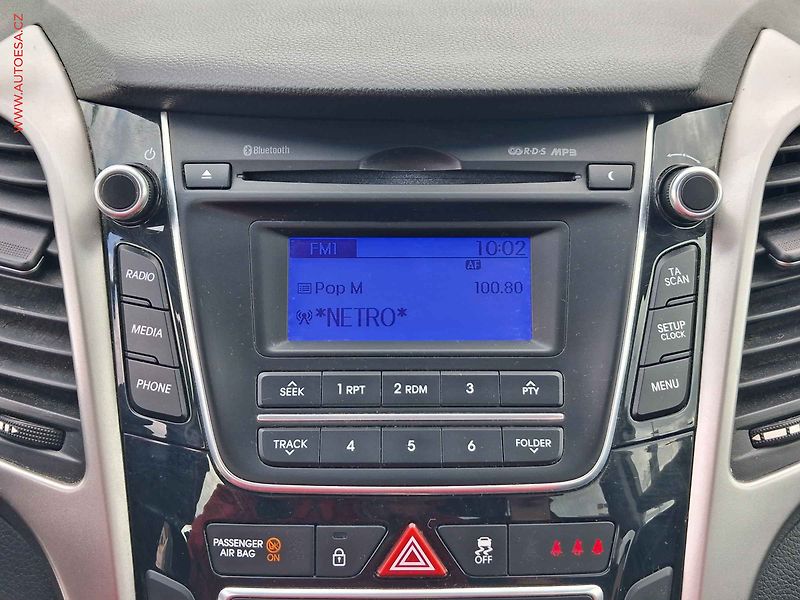 Hyundai i30 (2016) 1.6 CRDI, 2.maj,ČR, servis - fotka 12 z 19