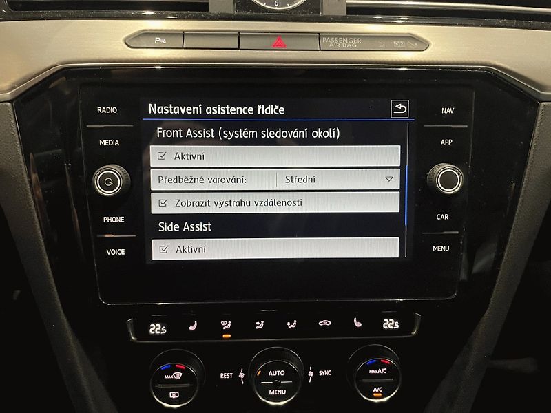 Volkswagen Passat (2017) 2.0TDI,140kW,DSG,HIGHLINE,DPH, - fotka 25 z 41
