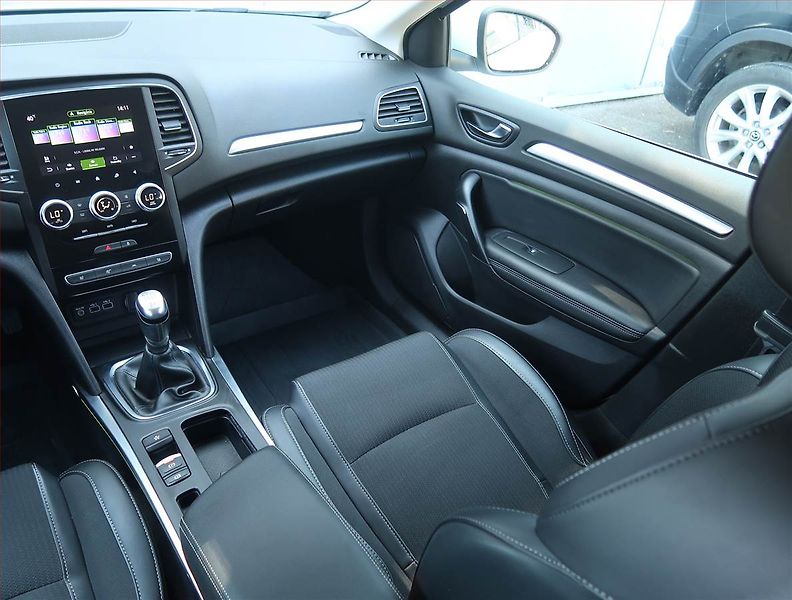 Renault Mégane (2022) Intens 1.3 TCe, Serv.kniha - fotka 8 z 20