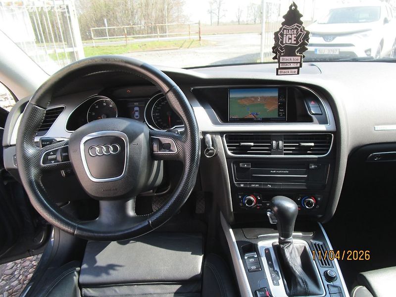 Audi A5 2,0T-132KW-NOVÁ STK+AUTOMAT - fotka 27 z 32