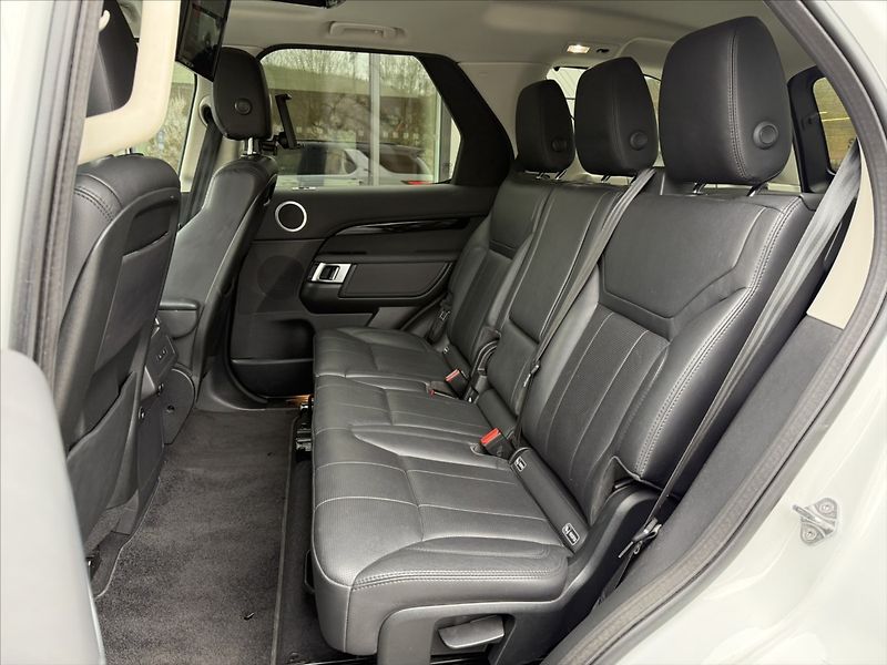 Land Rover Discovery 3,0 TDV6 SE - fotka 20 z 27