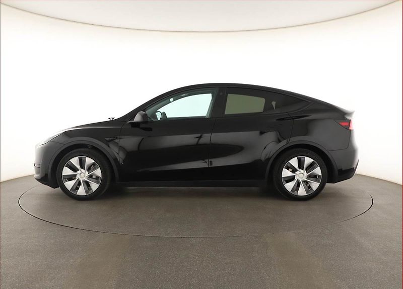 Tesla Model Y (2023) RWD LFP 60kWh, SoH 95% - fotka 3 z 30