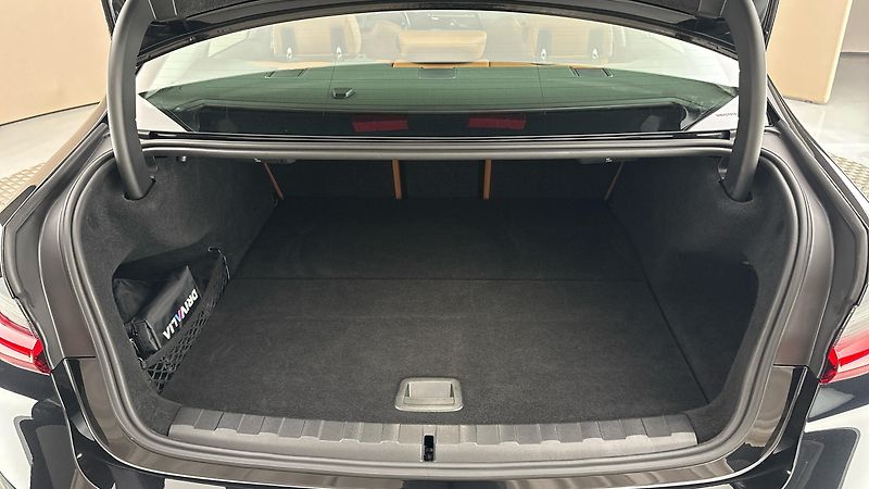 BMW Řada 3 320e AUT Luxury Line - fotka 16 z 27