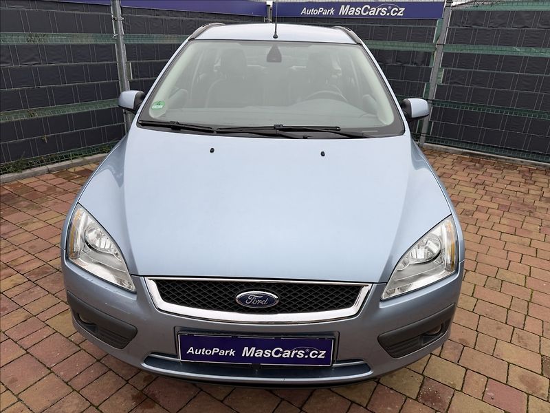 Ford Focus 1.6 Ghia - fotka 2 z 16