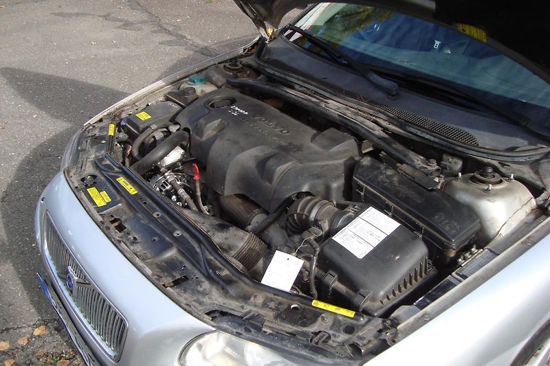 Volvo V70 (2005) 2.4 D5, AUT.,ČR - fotka 16 z 54