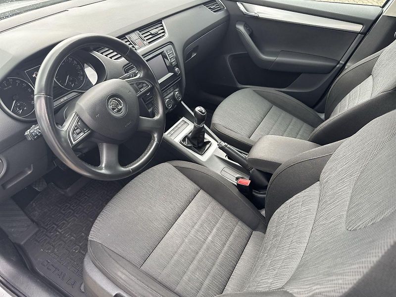 Škoda Octavia (2013) 2.0 TDI CR DPF Elegance - fotka 7 z 29