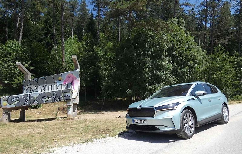 Roadtrip na Balkán: Škoda Enyaq dojela až pod skokanské můstky v Bosně a Hercegovině. A nejen tam