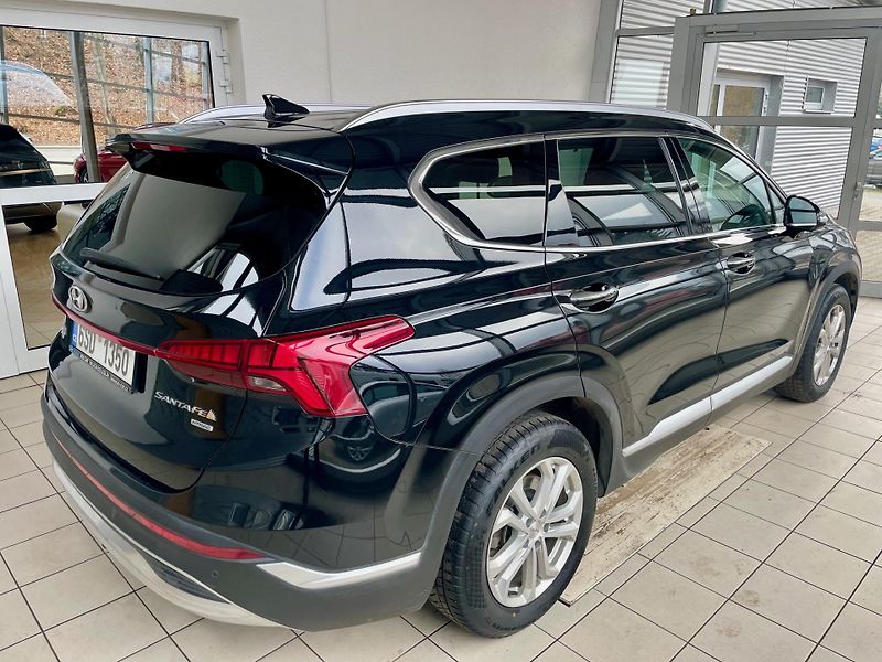 Hyundai Santa Fe (2024) 2.2CRDi 142kW Style 4x4 DCT - fotka 4 z 22