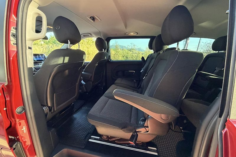 Mercedes-Benz Třídy V (2019) V 250d 4Matic Avantgarde Lang - fotka 22 z 45