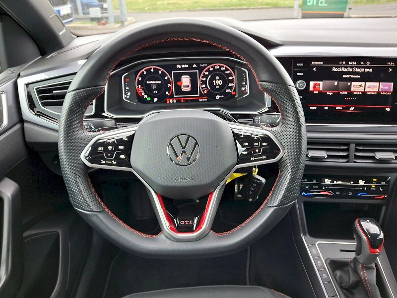 Volkswagen Polo (2023) GTI DSG 2,0TSi 152kW - fotka 15 z 34
