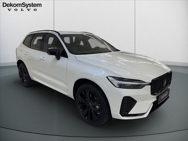 Volvo XC60 (2025) 2,0 B5 AWD Plus Black Ed  B5 - fotka 2 z 15