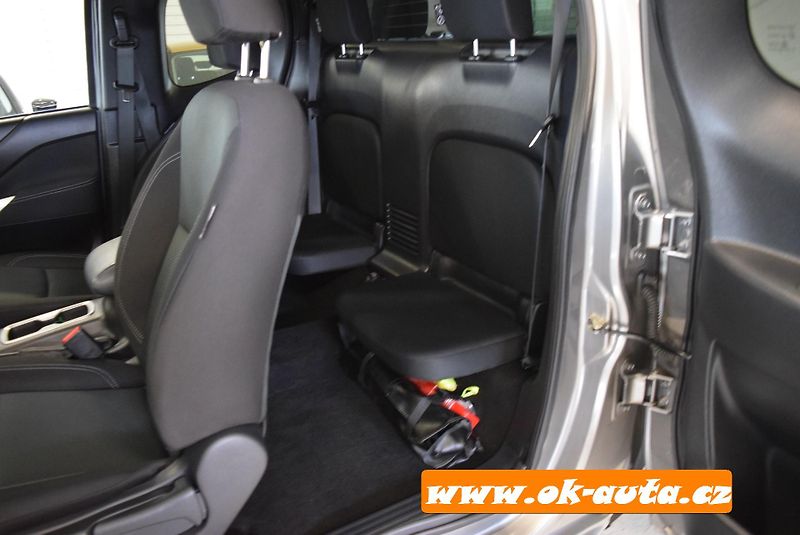 Nissan Navara 2.3 DCi KING-CAP HARDTOP 2022 - fotka 11 z 56