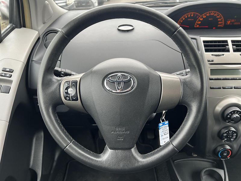 Toyota Yaris 1.3VVT-i 74kw KLIMA PŮVOD ČR  - fotka 14 z 38