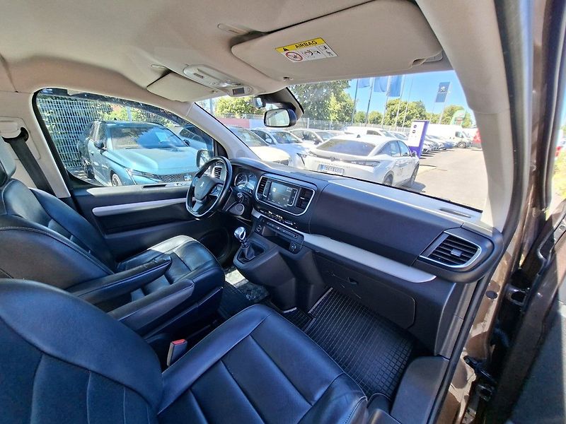 Peugeot Traveller 2,0 BHDI 150k 8M - fotka 15 z 27
