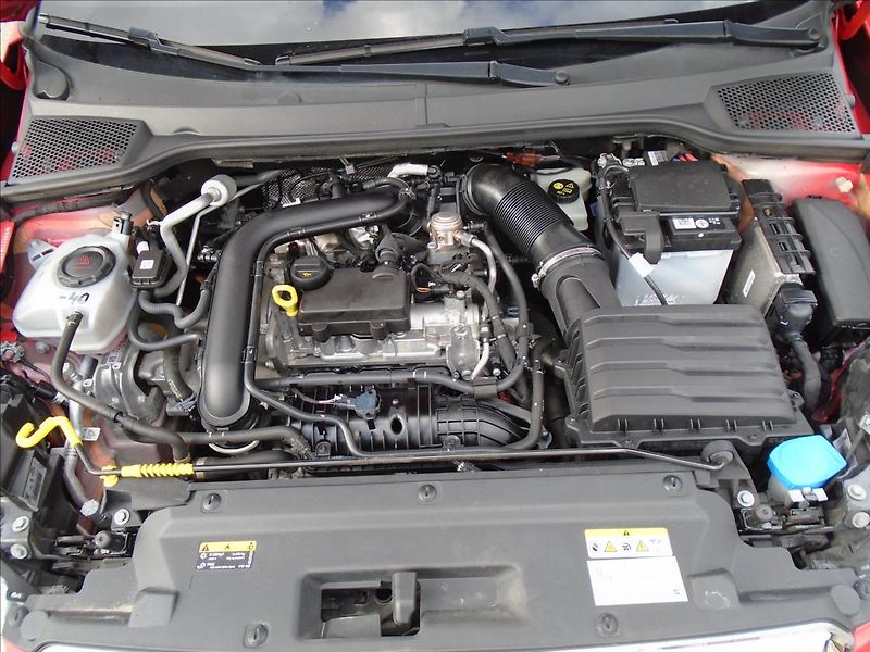 Seat Arona 1,0   1.0.TSI - fotka 21 z 29