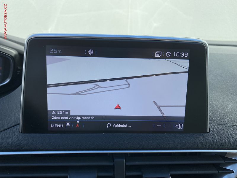Peugeot 5008 (2018) 1.5 HDi 7míst, Allure, navi - fotka 12 z 19