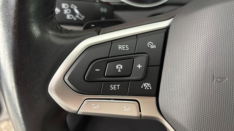 Volkswagen Passat 2.0 TDI DSG Elegance Variant - fotka 14 z 26