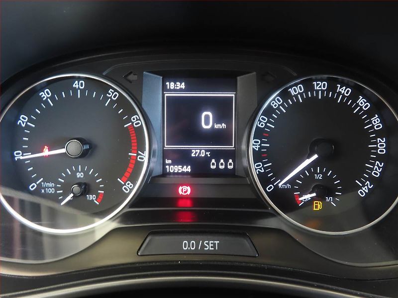 Škoda Fabia (2015) 1.2 TSI, Park. senzory - fotka 11 z 13