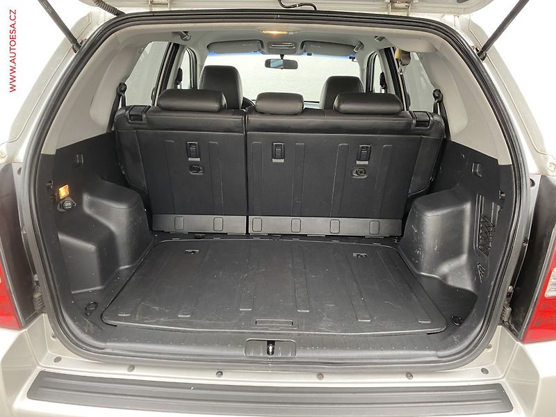 Hyundai Tucson (2006) 2.0i, AC, TZ, výhřev sed - fotka 7 z 16