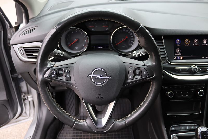 Opel Astra SPORTS TOURER+ 1.2 81kW - fotka 25 z 50