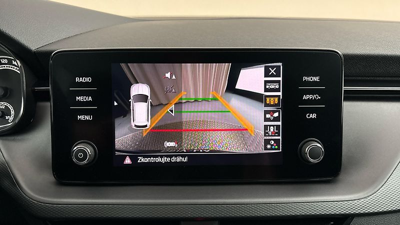 Škoda Kamiq 1.5 TSI Ambition - fotka 12 z 24
