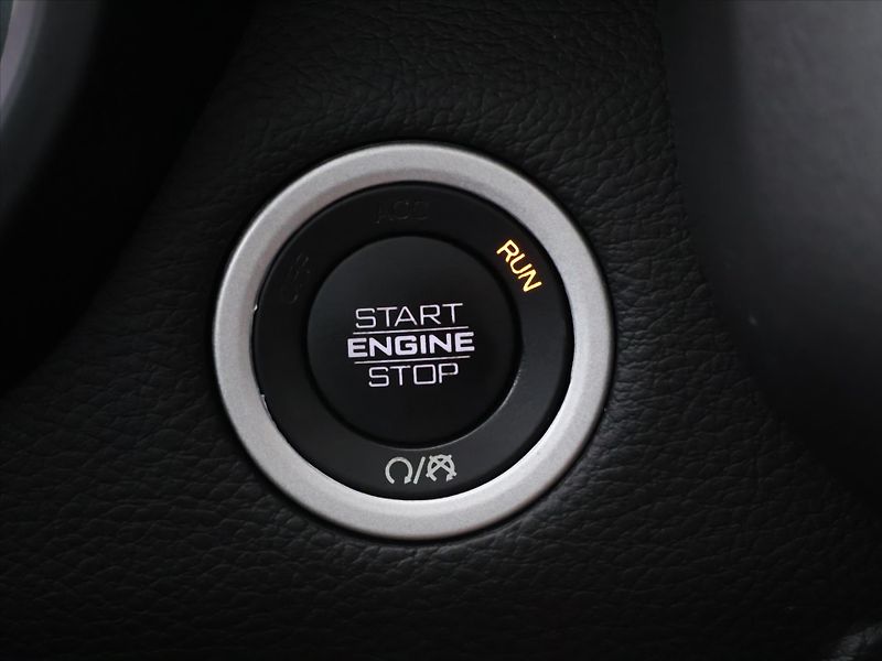 Dodge RAM 5,7 1500 295kW Laramie 4x4 - fotka 19 z 32