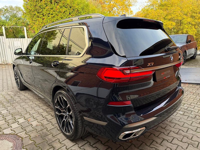 BMW X7 M50xD-R22-PANO-H&K-ČR-TOP STAV - fotka 4 z 53