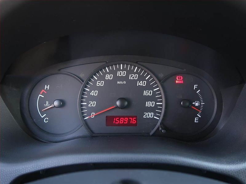 Suzuki Swift (2010) 1.3 - fotka 11 z 15