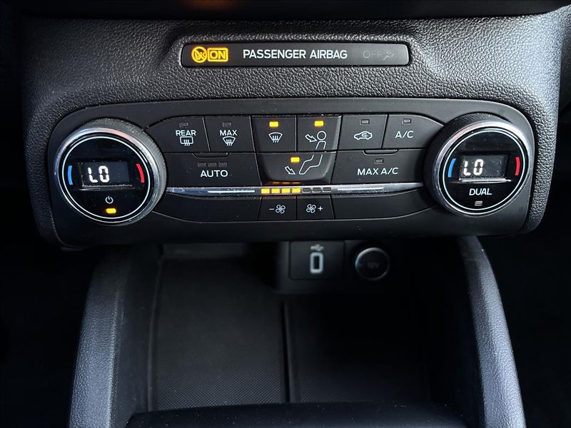 Ford Focus 1,5 Ecoblue 88 kW Titanium DPH - fotka 28 z 31