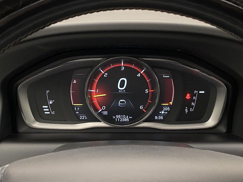 Volvo XC60 D4 AWD MOMENTUM AUT  - fotka 23 z 48