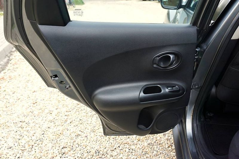 Nissan Juke (2015) 1,6i 69 kW - fotka 23 z 40