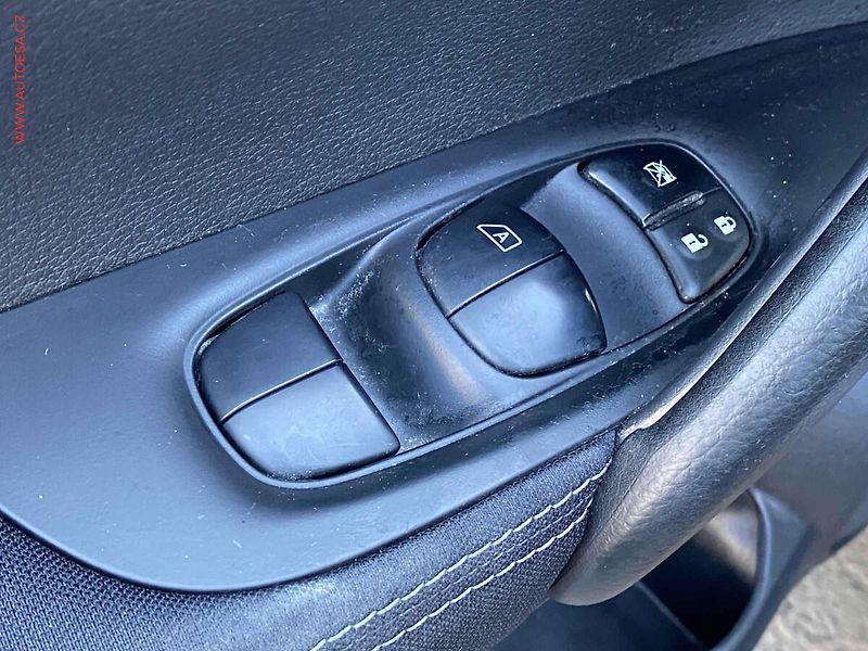 Nissan Qashqai (2016) 1.2 DiG-T, Acenta, kamera - fotka 11 z 18