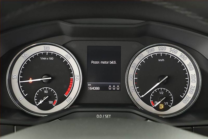 Škoda Superb (2019) Ambition 2.0 TDI, 4X4 - fotka 8 z 16
