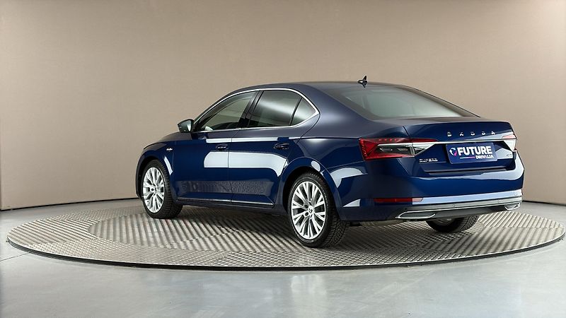 Škoda Superb 2.0 TDI DSG 4x4 L&K - fotka 2 z 33