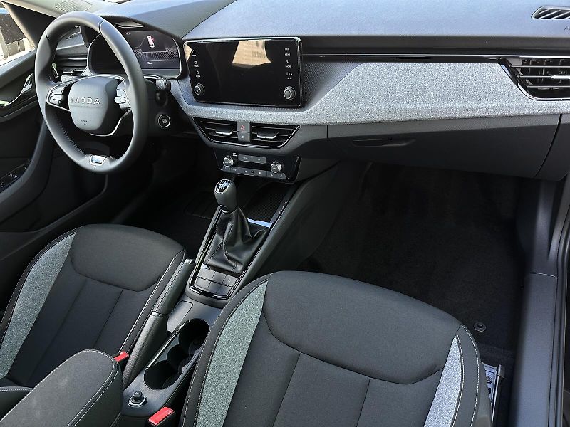 Škoda Kamiq 1.0TSi 116PS Selection 2Z.Clim - fotka 35 z 39