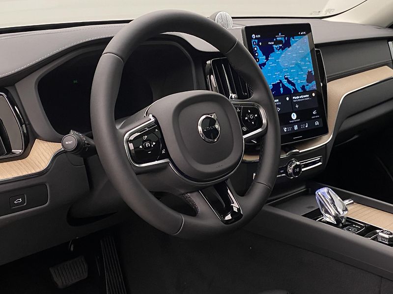 Volvo XC60 B5 AWD BRIGHT ULTRA AUT CZ - fotka 19 z 60