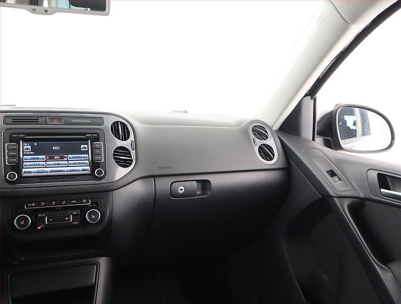 Volkswagen Tiguan (2014) 2.0 TDI, Serv.kniha, Tempomat - fotka 8 z 17