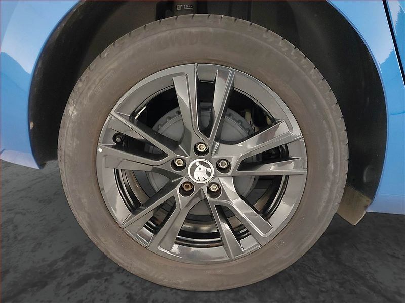 Škoda Fabia (2022) Style 1.0 TSI, ČR,1.maj - fotka 15 z 19