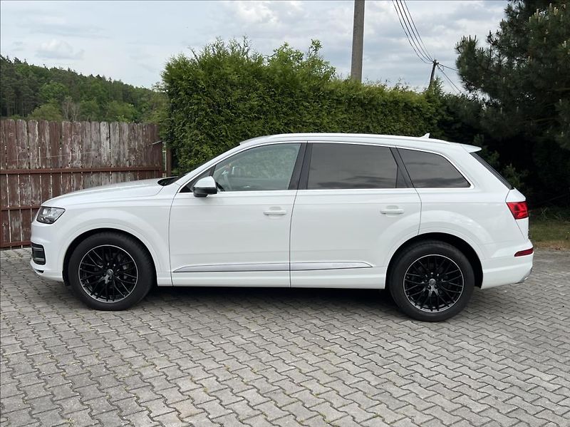 Audi Q7 3,0 TDi  MATRIX  VZDUCH  200kW - fotka 3 z 54