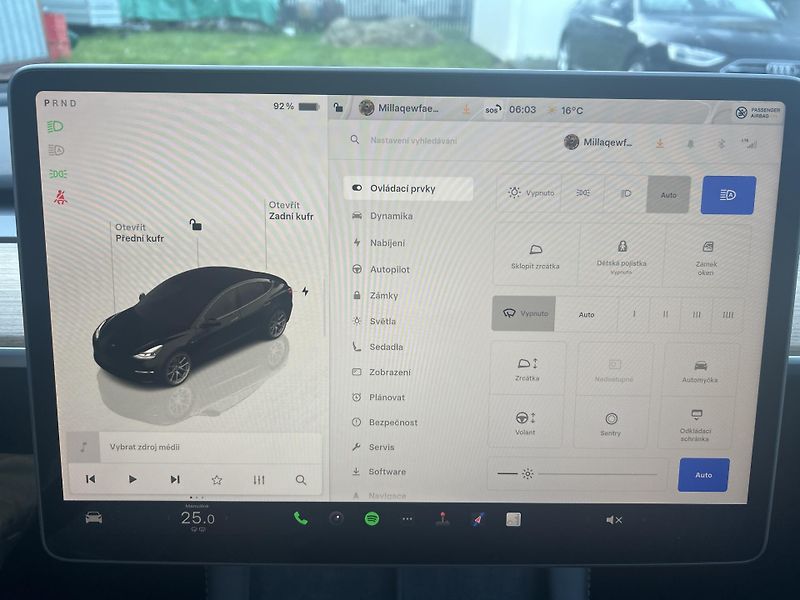 Tesla Model 3 LONG RANGE DUAL MOTOR SOH 96% - fotka 23 z 54