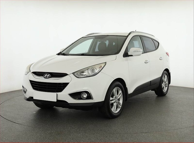 Hyundai ix35 (2012) 2.0 CRDi, 4X4, Tempomat - fotka 2 z 16
