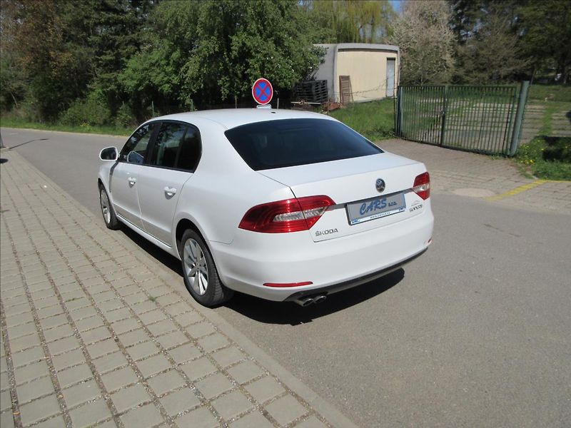 Škoda Superb 2,0 TDi 103 Kw, Xenon, Vyhř. N - fotka 7 z 28