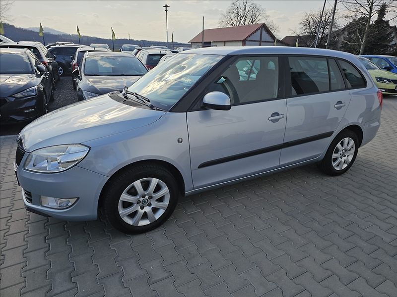 Škoda Fabia II 1,2TSi 77KW Ambiente - fotka 10 z 42