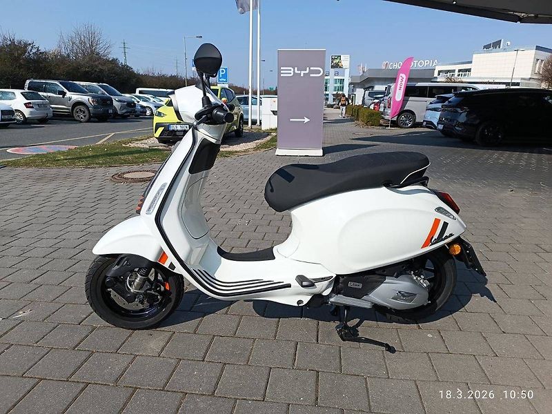 Vespa Sprint 125 (2025) S Bianco Innocente (sleva 10.0 - fotka 4 z 10