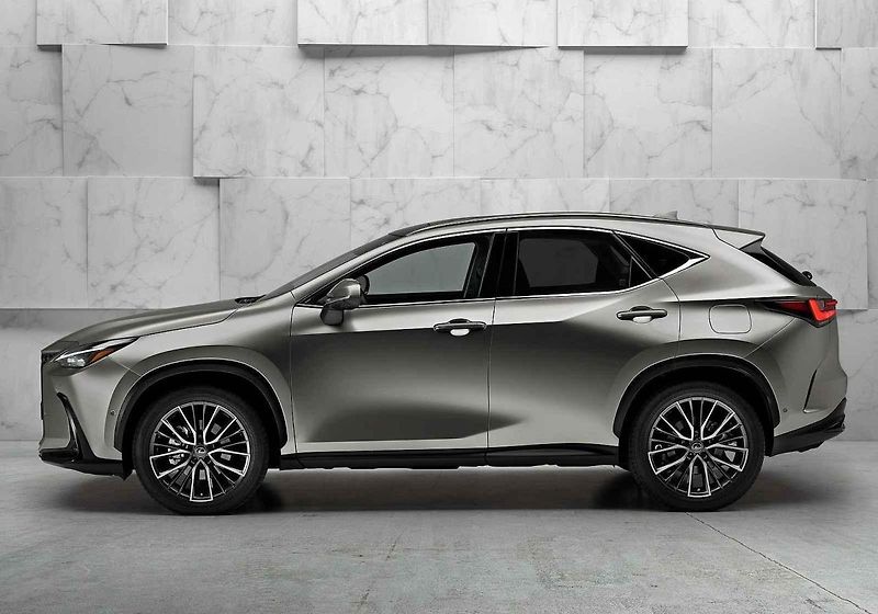 Lexus NX během testovací jízdy